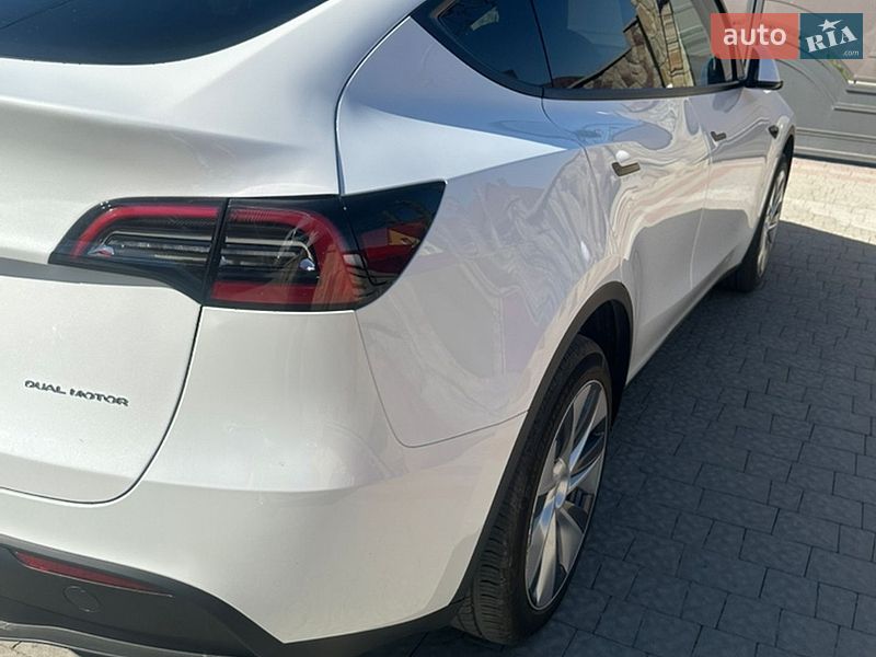 Внедорожник / Кроссовер Tesla Model Y 2023 в Тернополе