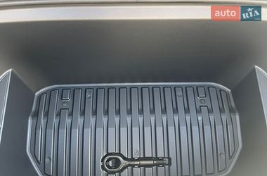 Внедорожник / Кроссовер Tesla Model Y 2023 в Тернополе