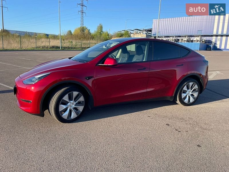 Позашляховик / Кросовер Tesla Model Y 2024 в Рівному фото 3 Позашляховик / Кросовер Tesla Model Y 2024 в Рівному