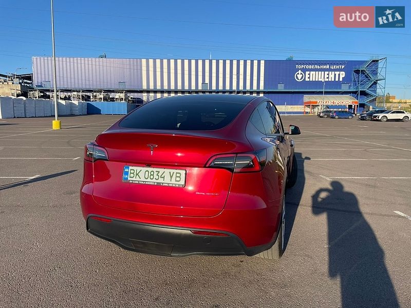 Позашляховик / Кросовер Tesla Model Y 2024 в Рівному фото 12 Позашляховик / Кросовер Tesla Model Y 2024 в Рівному