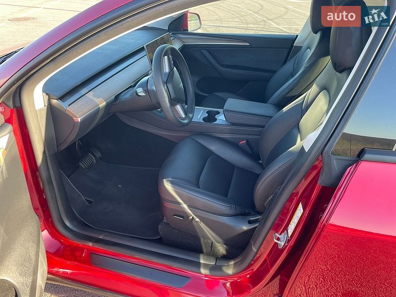 Позашляховик / Кросовер Tesla Model Y 2024 в Рівному фото 16 Позашляховик / Кросовер Tesla Model Y 2024 в Рівному