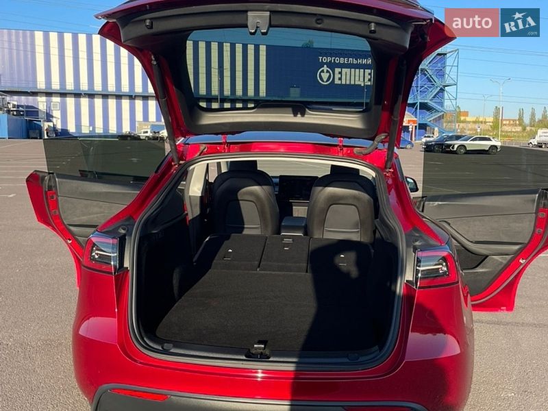 Позашляховик / Кросовер Tesla Model Y 2024 в Рівному фото 34 Позашляховик / Кросовер Tesla Model Y 2024 в Рівному