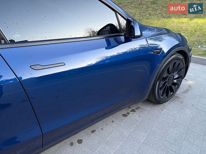 Внедорожник / Кроссовер Tesla Model Y 2021 в Львове