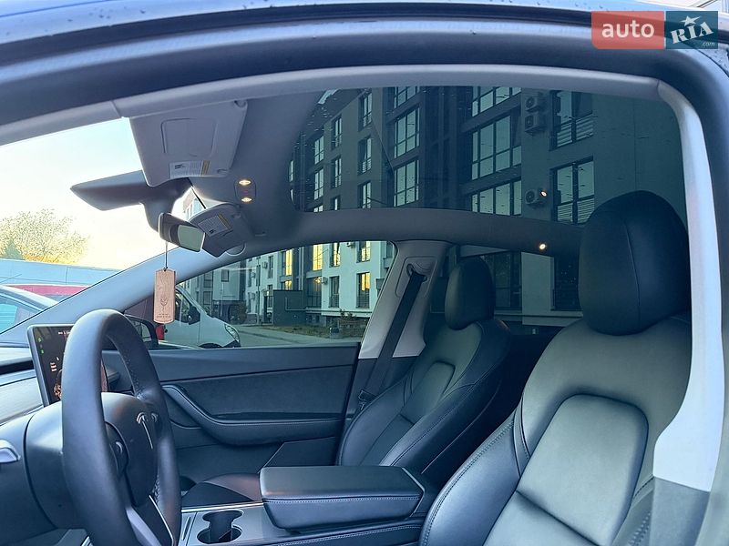 Внедорожник / Кроссовер Tesla Model Y 2021 в Львове