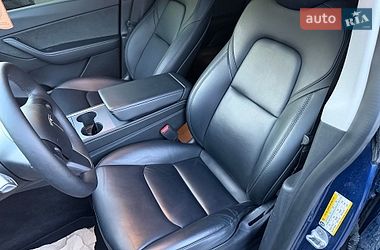 Внедорожник / Кроссовер Tesla Model Y 2021 в Львове