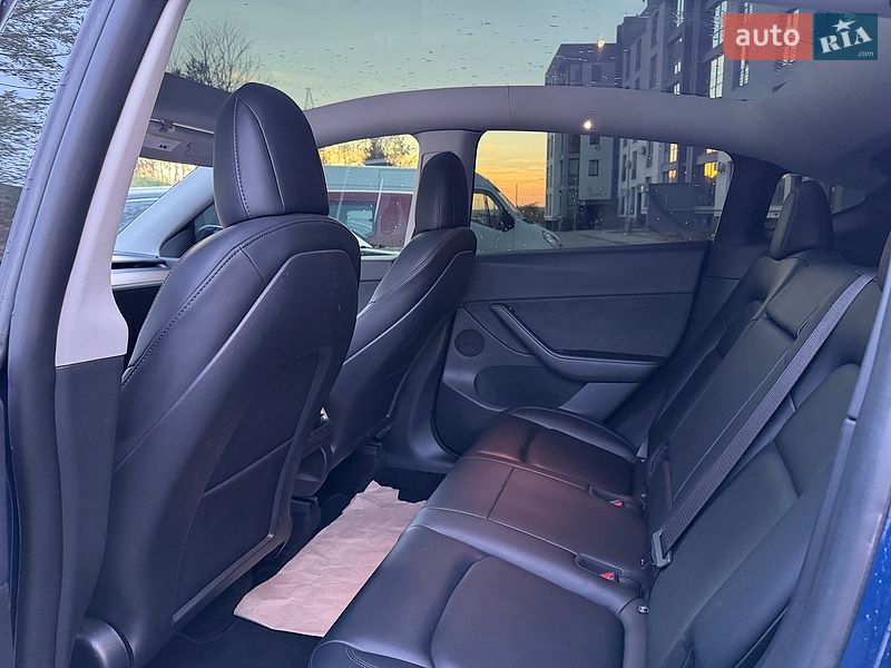Внедорожник / Кроссовер Tesla Model Y 2021 в Львове