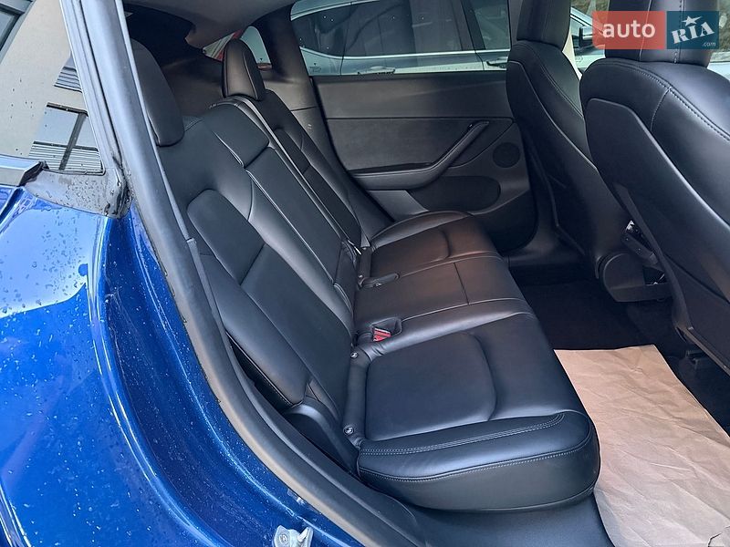 Внедорожник / Кроссовер Tesla Model Y 2021 в Львове