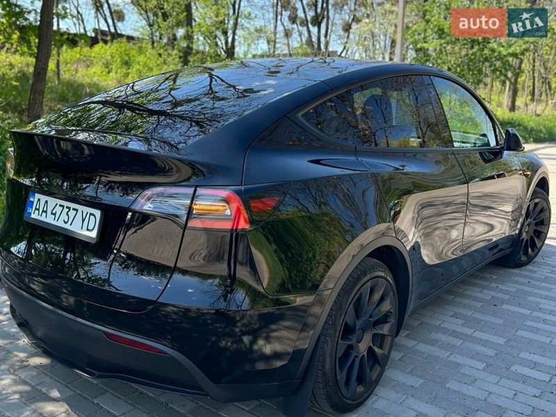 Внедорожник / Кроссовер Tesla Model Y 2021 в Киеве