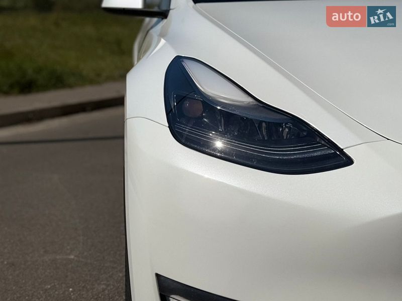 Внедорожник / Кроссовер Tesla Model Y 2023 в Киеве