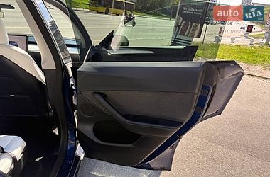 Внедорожник / Кроссовер Tesla Model Y 2023 в Киеве