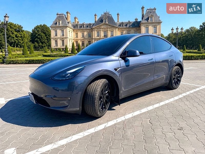 Tesla Model Y 2023