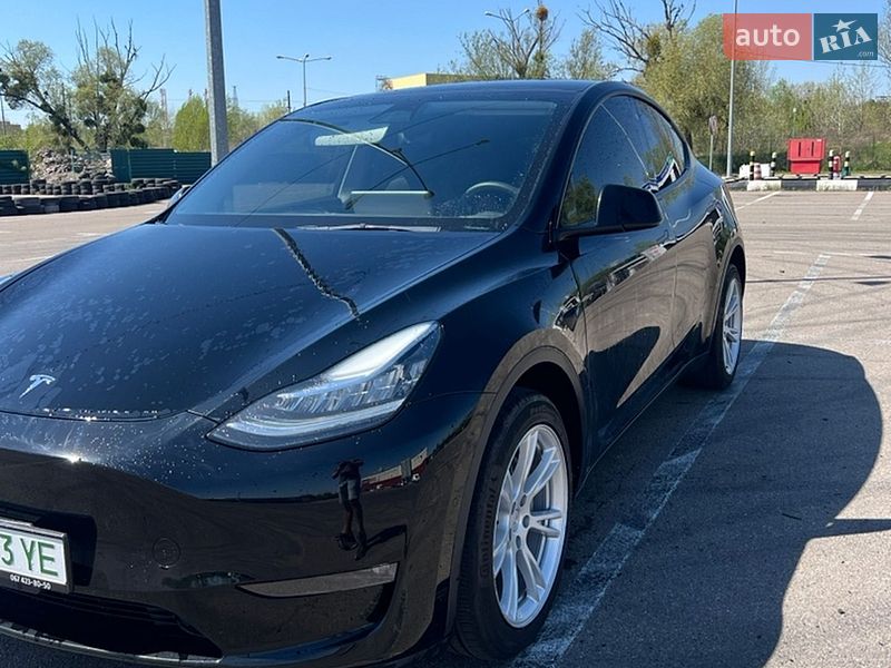 Внедорожник / Кроссовер Tesla Model Y 2021 в Киеве