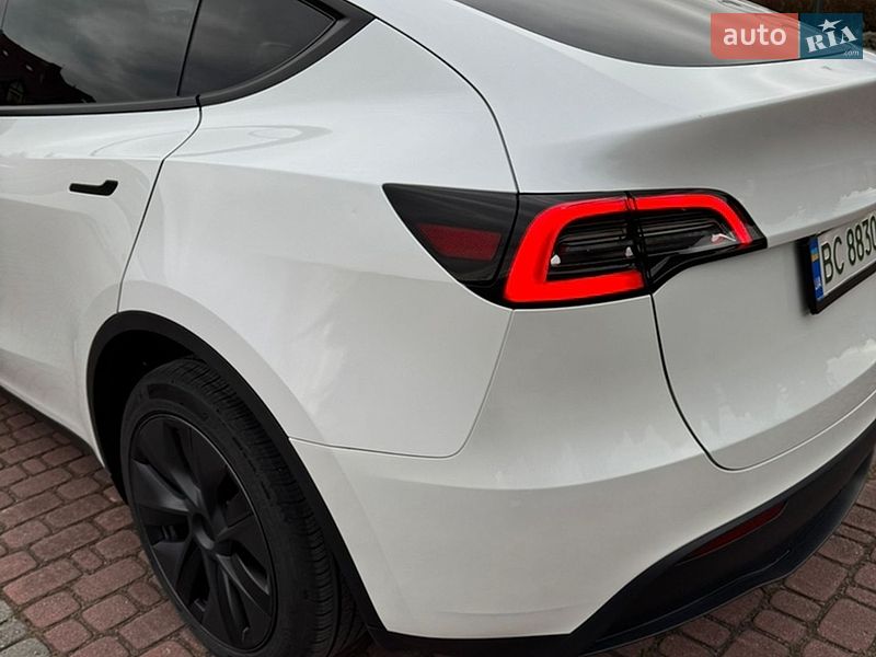Внедорожник / Кроссовер Tesla Model Y 2024 в Львове