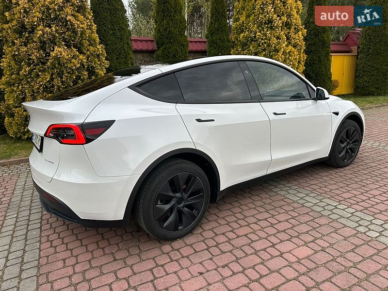 Внедорожник / Кроссовер Tesla Model Y 2024 в Львове