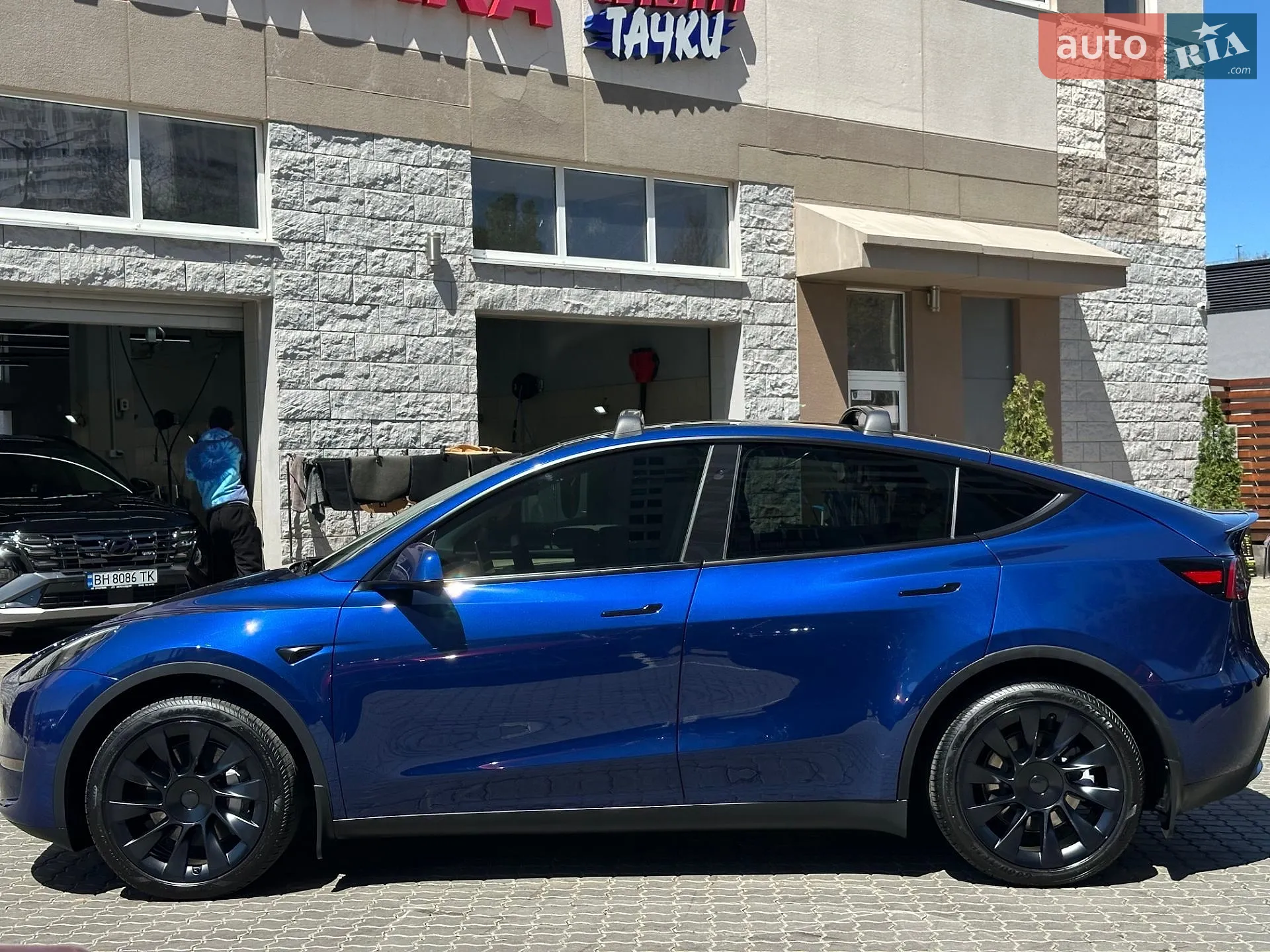 2024 Tesla Model Y - мініатюра 2