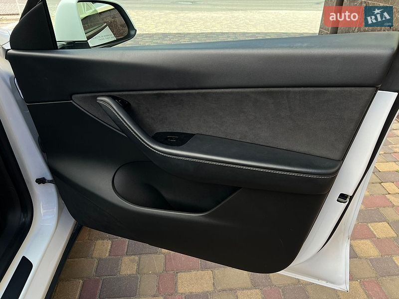 Внедорожник / Кроссовер Tesla Model Y 2020 в Виннице
