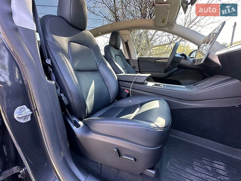 Внедорожник / Кроссовер Tesla Model Y 2024 в Виннице