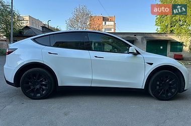Внедорожник / Кроссовер Tesla Model Y 2024 в Киеве