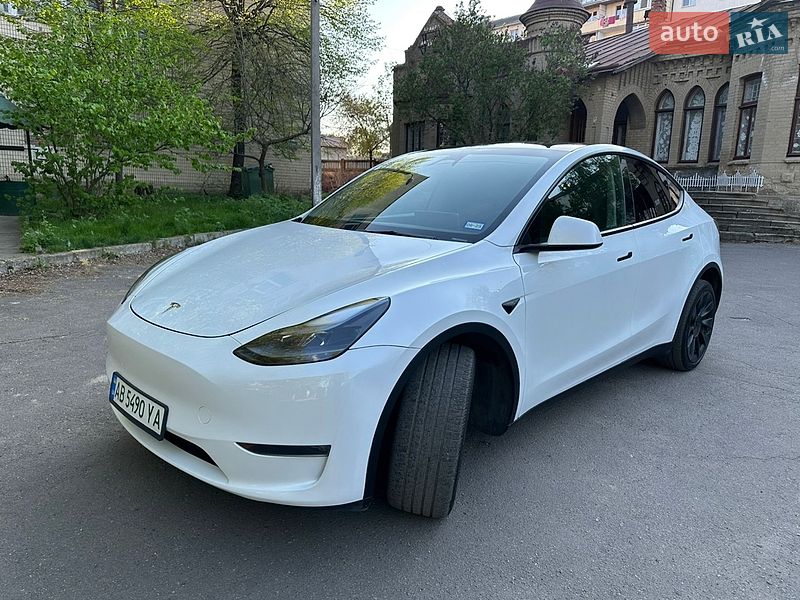 Внедорожник / Кроссовер Tesla Model Y 2024 в Киеве