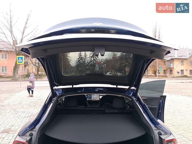 Внедорожник / Кроссовер Tesla Model Y 2023 в Днепре