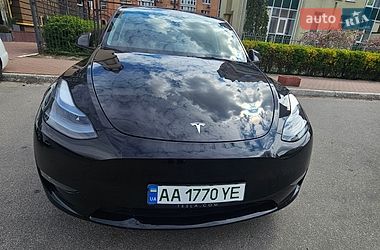 Позашляховик / Кросовер Tesla Model Y 2024 в Києві