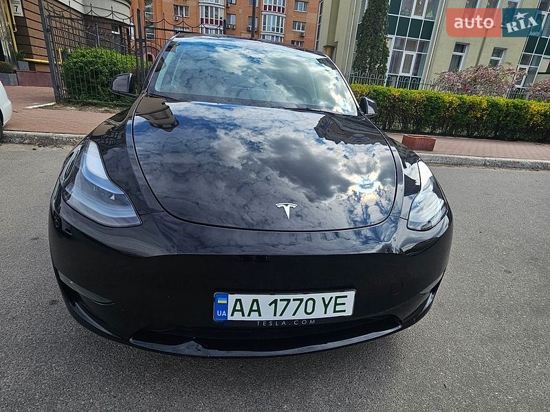 Позашляховик / Кросовер Tesla Model Y 2024 в Києві
