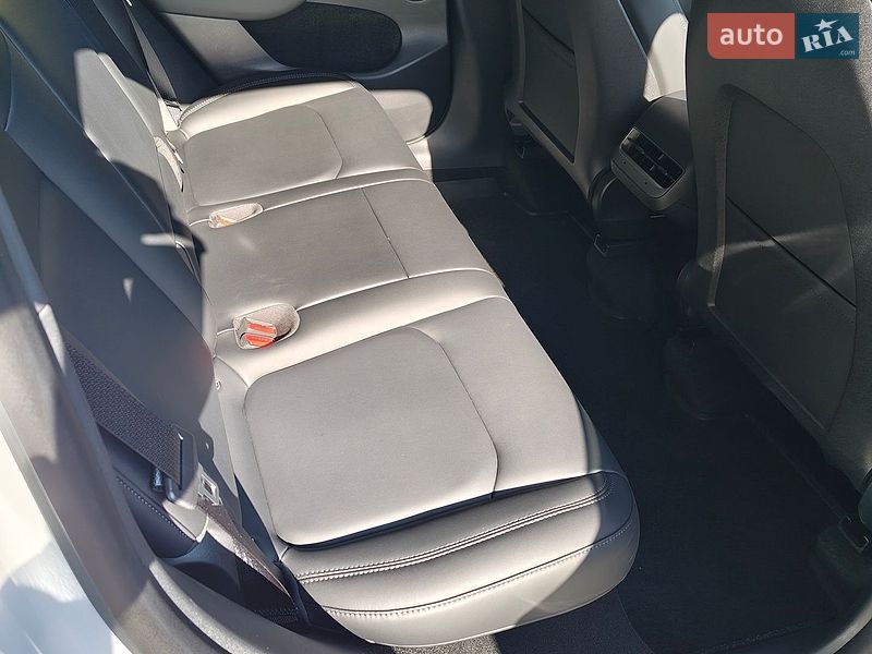 Внедорожник / Кроссовер Tesla Model Y 2022 в Киеве