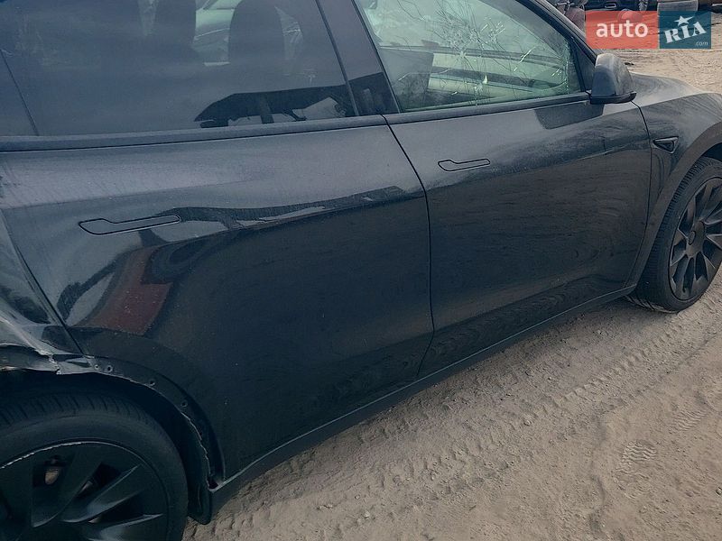 Внедорожник / Кроссовер Tesla Model Y 2023 в Запорожье