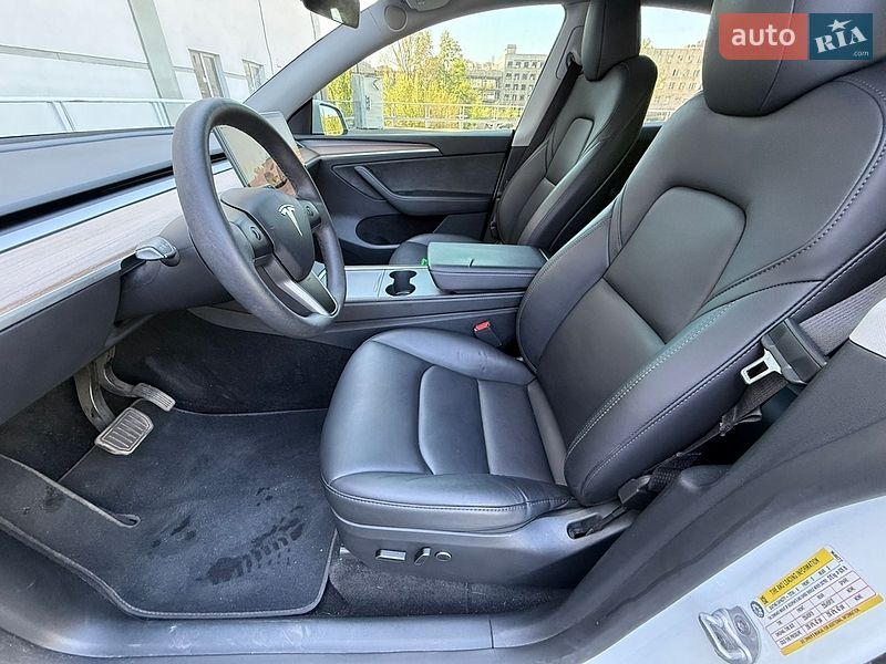 Внедорожник / Кроссовер Tesla Model Y 2023 в Киеве