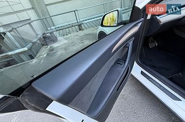 Внедорожник / Кроссовер Tesla Model Y 2023 в Киеве