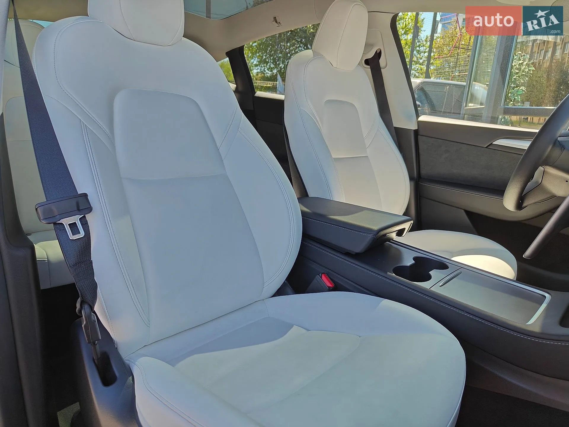 2024 Tesla Model Y - мініатюра 11
