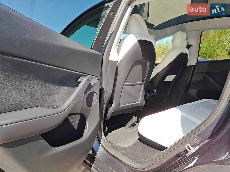 Внедорожник / Кроссовер Tesla Model Y 2024 в Львове