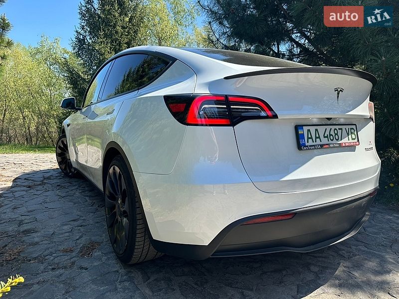 Tesla Model Y 2023
