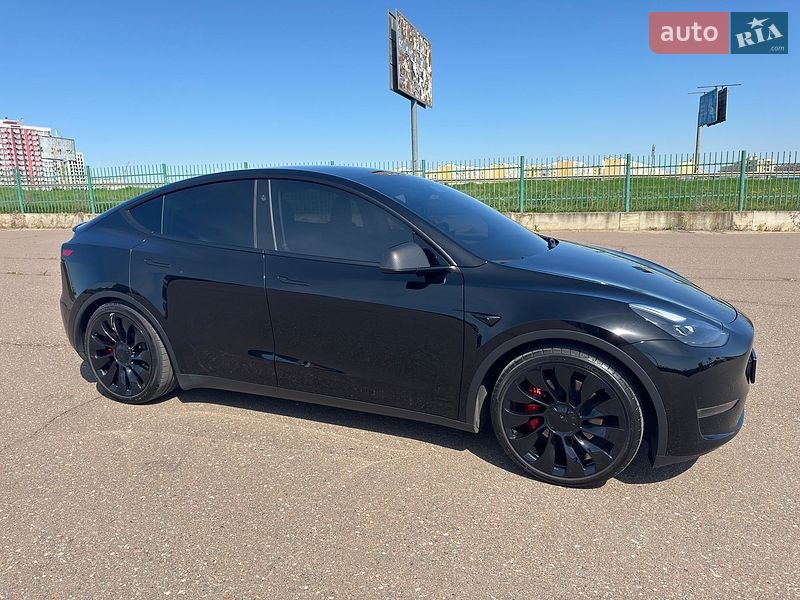 Внедорожник / Кроссовер Tesla Model Y 2023 в Одессе