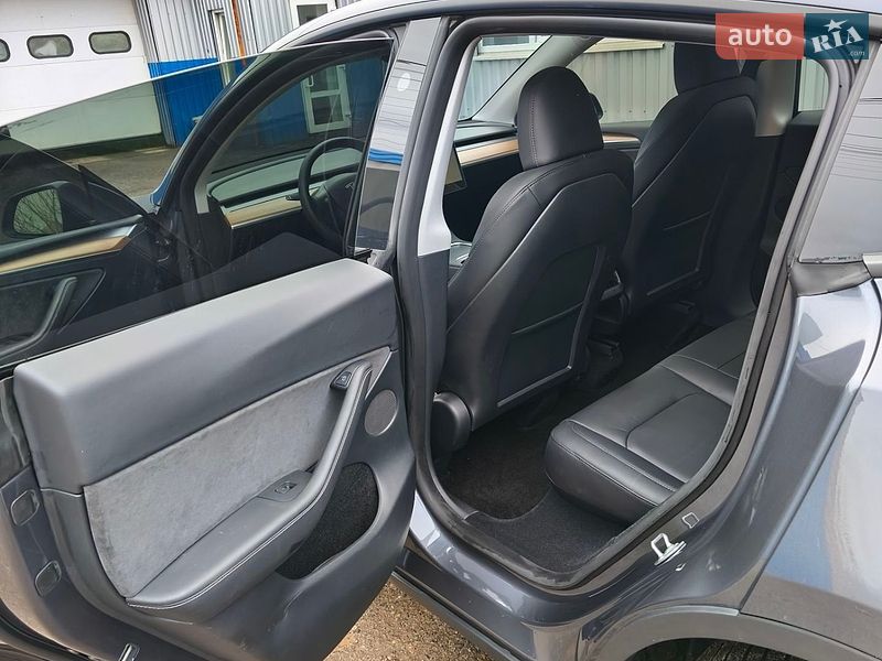 Позашляховик / Кросовер Tesla Model Y 2023 в Білій Церкві