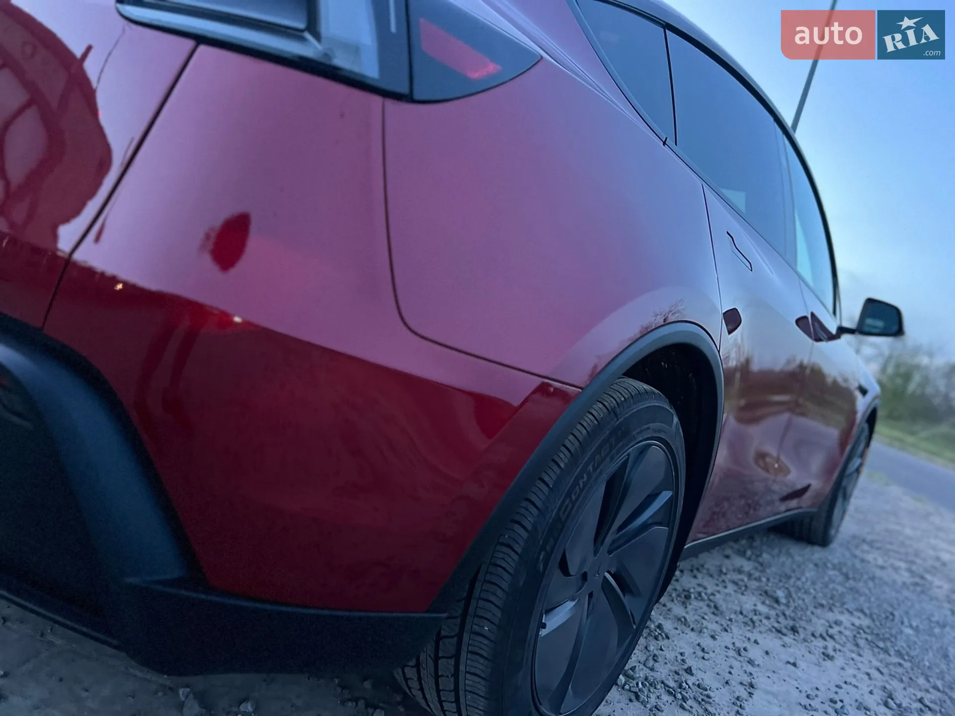 2025 Tesla Model Y - мініатюра 26