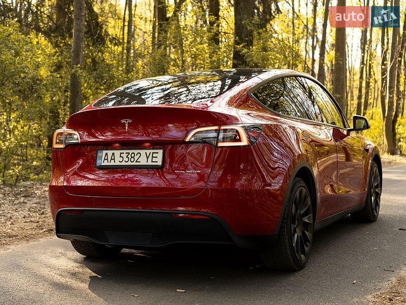 Внедорожник / Кроссовер Tesla Model Y 2021 в Киеве