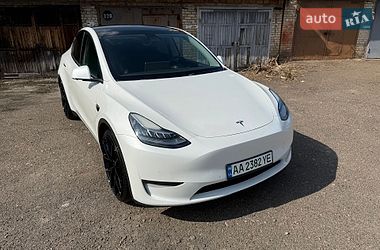 Внедорожник / Кроссовер Tesla Model Y 2021 в Киеве