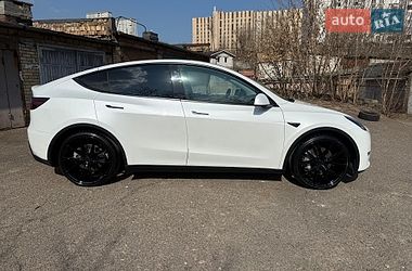 Внедорожник / Кроссовер Tesla Model Y 2021 в Киеве