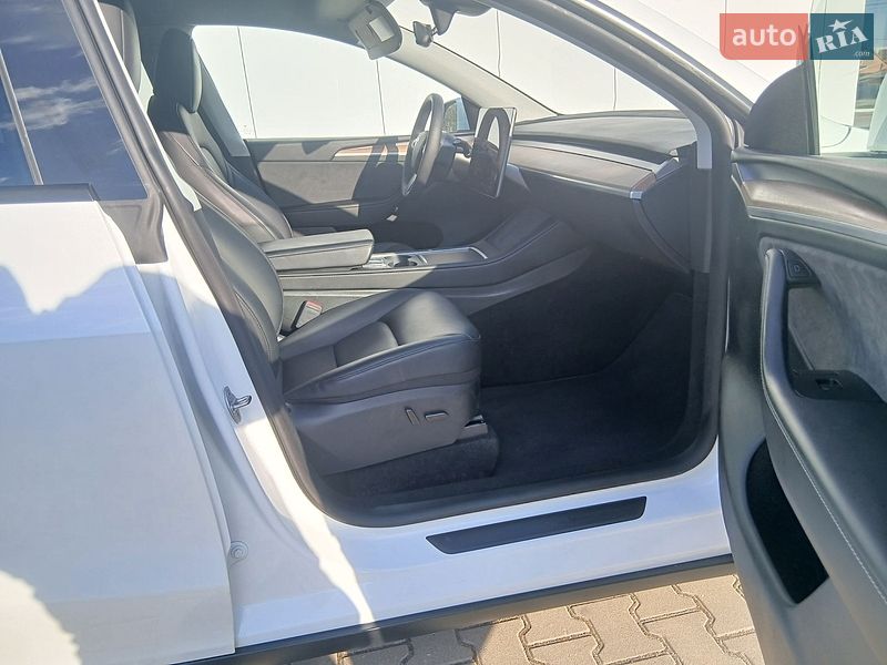 Внедорожник / Кроссовер Tesla Model Y 2023 в Калиновке