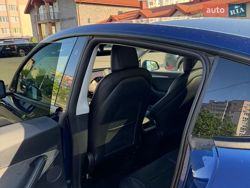 Внедорожник / Кроссовер Tesla Model Y 2022 в Киеве