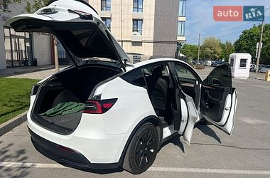 Позашляховик / Кросовер Tesla Model Y 2024 в Дніпрі