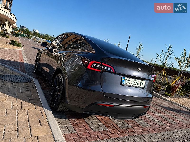 Внедорожник / Кроссовер Tesla Model Y 2024 в Киеве