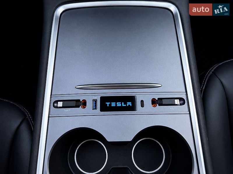 Внедорожник / Кроссовер Tesla Model Y 2024 в Киеве