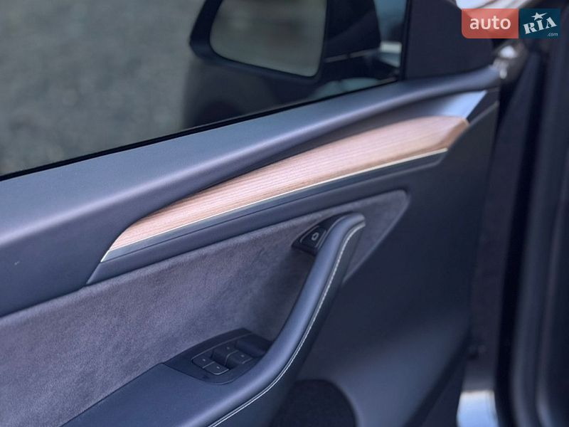 Внедорожник / Кроссовер Tesla Model Y 2024 в Самборе