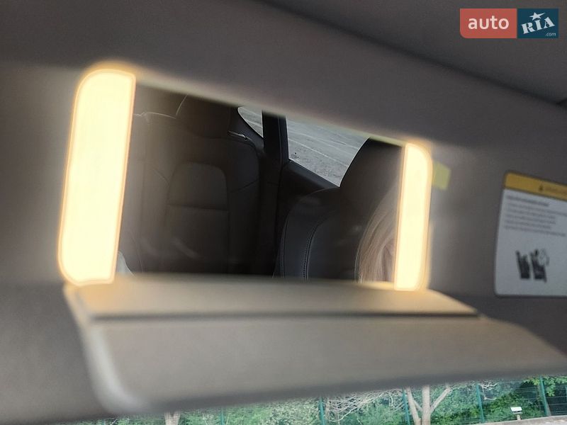 Внедорожник / Кроссовер Tesla Model Y 2022 в Киеве