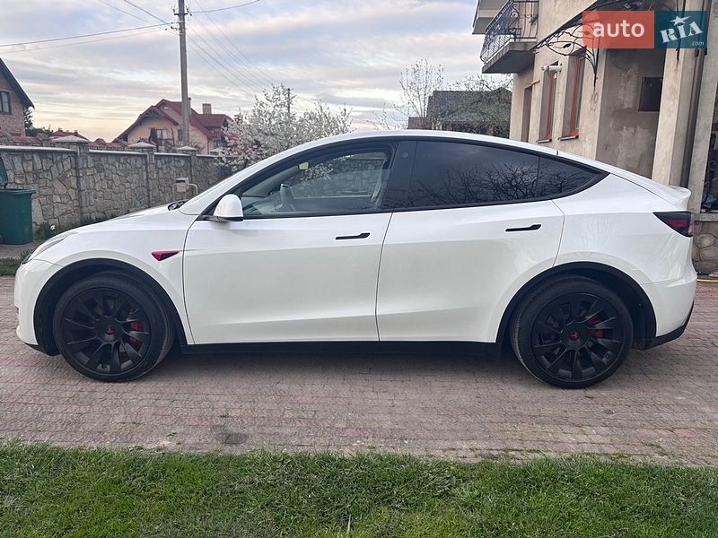 Внедорожник / Кроссовер Tesla Model Y 2021 в Ивано-Франковске