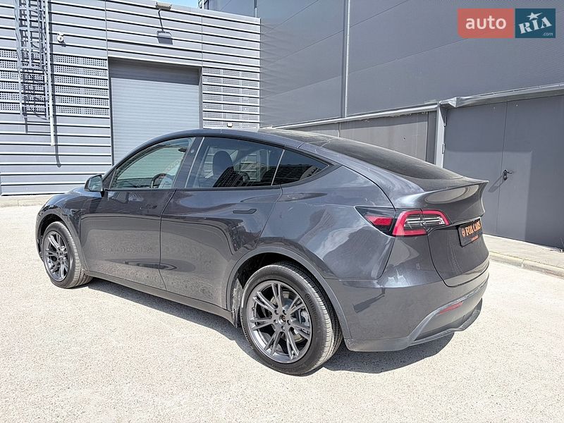 Внедорожник / Кроссовер Tesla Model Y 2024 в Киеве