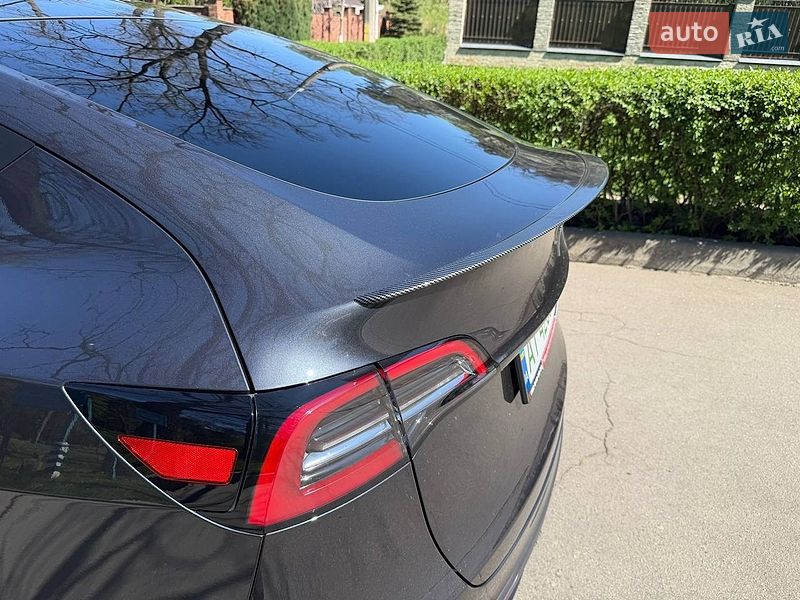 Позашляховик / Кросовер Tesla Model Y 2024 в Києві