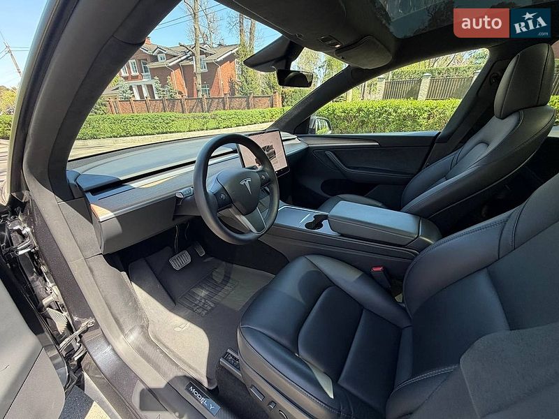 Позашляховик / Кросовер Tesla Model Y 2024 в Києві